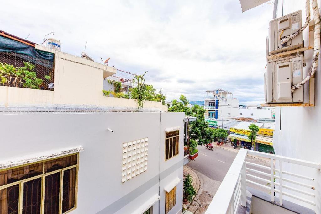 Oyo 587 Trang Long Hotel Nha Trang Buitenkant foto